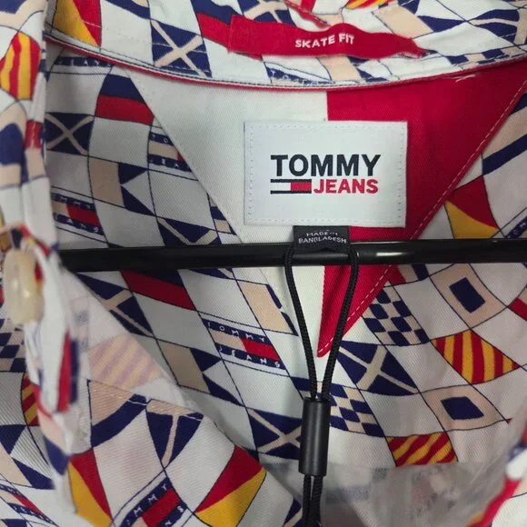 NWT Tommy Jeans Shirt Mens Small White Archive Flag Print  Skate Fit Skateboard - Picture 6 of 7